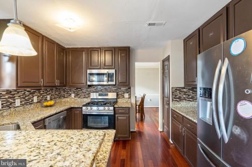 13832 Regal Ct, Woodbridge, VA 22193-3839