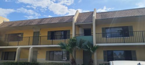 818 Meadows Cir, Boynton Beach FL  33436-8947 exterior