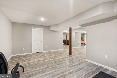 9085 Bristow Woods Ct, Nokesville VA  20181 exterior