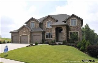 21459 Walnut St, Omaha, NE 68022-2287
