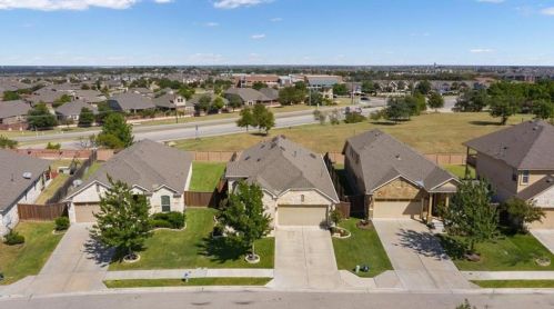 133 Briar Park Dr, Georgetown, TX 78626-7344