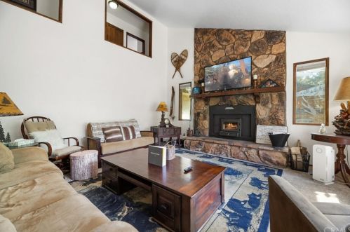 433 Gold Mountain Dr, Big Bear City, CA