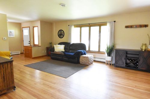 720 Sweetbriar Dr, Waukesha WI  53186-6717 exterior