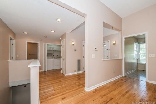 16 Brittania Dr, Danbury, CT 06811-2607
