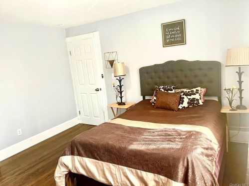 37 Beacon St, Middletown NY 10940-4733 exterior