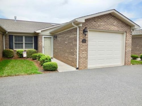 110 Hawthorne Ct, Collinsville, VA 24078-2781