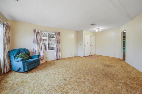 14 Bel Air Cir, Fairfield CA  94533-2811 exterior