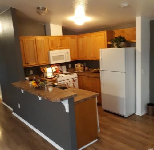 166 Apple Ln, Santa Rosa, CA 95407-7675