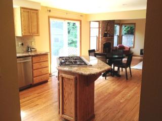6814 142nd Ct, Redmond WA  98052-4188 exterior