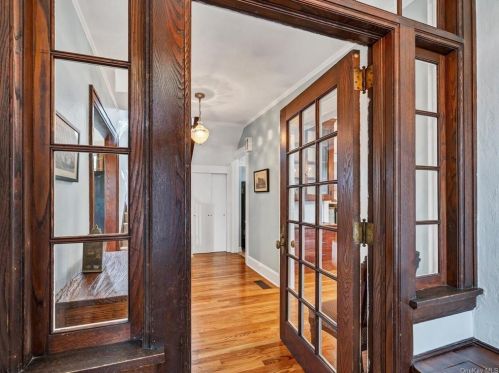 2 Watkins Ave, Middletown NY  10940-4719 exterior