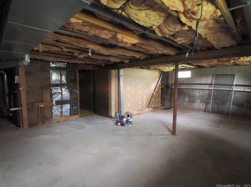 96 Strawberry Ln, Manchester CT  06040-6932 exterior