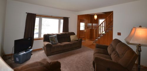 212 Oak St, Slinger, WI 53086-9366