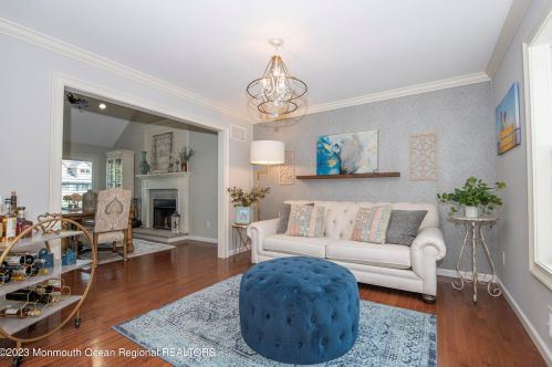 9 Maxim Ct, Jackson Twp NJ 08527-3893 exterior