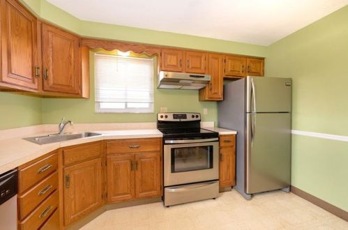 5308 Adobe Dr, Pittsburgh, PA 15236-2840