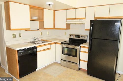 414 Wind Dr, Dover DE  19901-6692 exterior