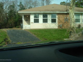 28 Saint Moritz Pl, Toms River NJ  08753-1623 exterior