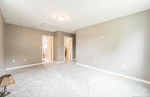 3 Robin St, Waterford CT  06385-2111 exterior