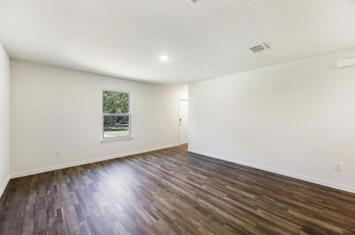 2208 Sayle St, Greenville TX  75401-3138 exterior