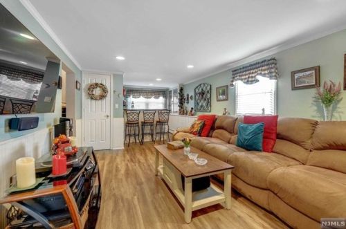 437 Northern Pkwy, Ridgewood NJ  07450-1720 exterior