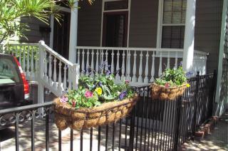 82 Vanderhorst St, Charleston SC  29403-6028 exterior