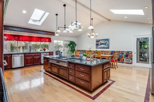 3338 Harvey Way, Lakewood CA  90712-3764 exterior