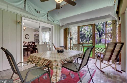 418 Blacklatch Ln, Camp Hill PA  17011-8414 exterior