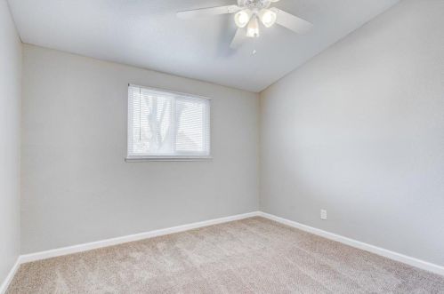 5633 Rosario Blvd, North Highlands CA  95660-4801 exterior