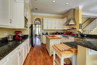 1210 Timbergrove Ln, Houston TX  77008-6361 exterior