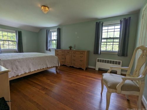 5 Guernsey Rd, Bloomfield CT  06002-3401 exterior