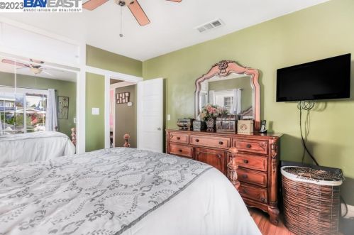 2708 Humboldt Ave, Oakland CA  94602-3635 exterior