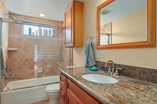 5101 133rd St, Hawthorne CA  90250-5054 exterior