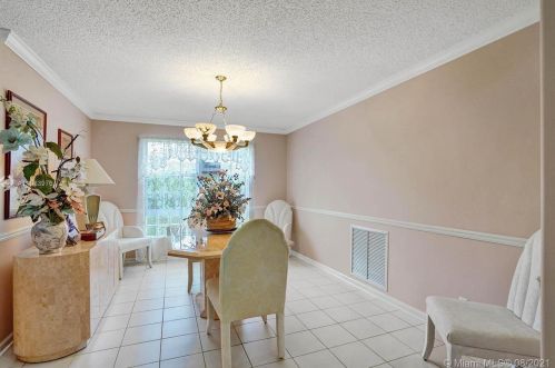 920 203rd Ave, Hollywood FL  33029-3439 exterior