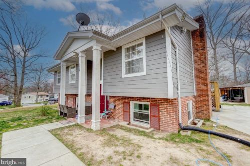 724 Sherwood Ln, Fredericksburg VA  22407-6914 exterior