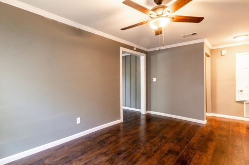 2202 Chestnut Ave, Fort Worth TX  76164-7953 exterior