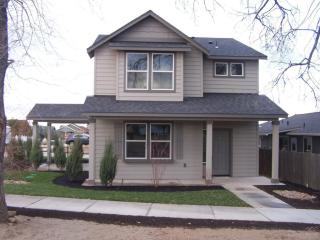 21378 Bear Crk Rd, Bend OR  97701-9612 exterior