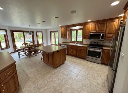 2629 Teresa Dr, Green Bay WI  54311-5576 exterior