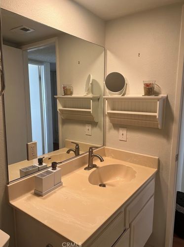 48936 Eisenhower Dr, Indio CA  92201-7597 exterior