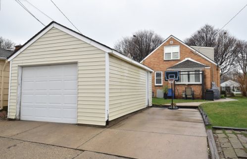 2827 87 St, Milwaukee WI 53222-4730 exterior