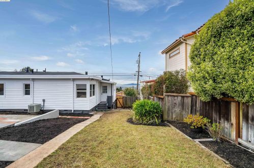 6549 Kensington Ave, Richmond CA  94805-1664 exterior