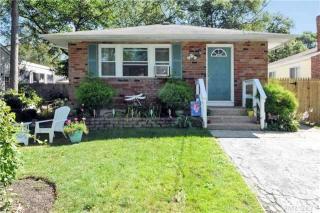 63 Holbrook St, Canaan Lake, NY 11772-1615