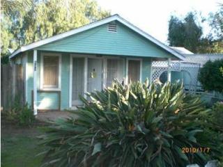 933 Vale View Dr, Vista, CA 92081-6728
