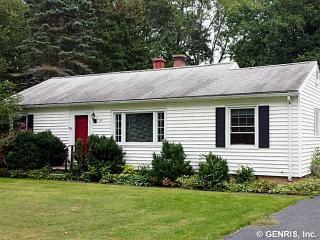 60 Norman Rd, Rochester, NY 14623-1152