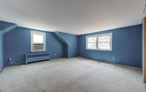 105 Renison Dr, Westbury NY  11590-1036 exterior