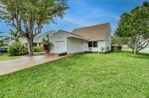 59 Peachtree Pl, Boynton Beach, FL 33436-6767