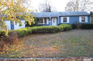 18 Lakewood St, Canaan Lake, NY 11772-2536