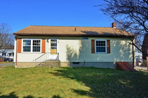 23 Rosemont Ave, Cumberland RI  02864-7518 exterior