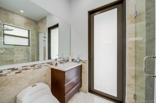 8941 178th St, Hialeah FL  33018-6554 exterior