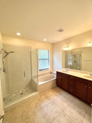7797 Bristol Cir, Naples FL  34120-0702 exterior