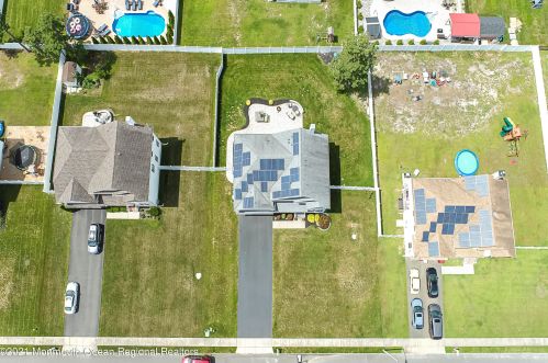 386 Hopedale Dr, Berkeley Township NJ  08721-2781 exterior