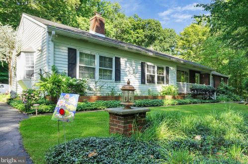 624 Hanover Dr, North Hanover, NJ 08562-2007